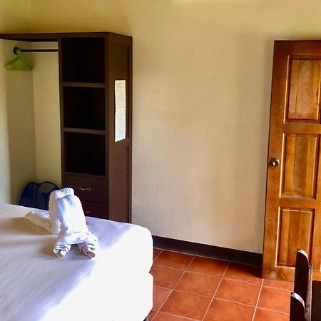 Casa Lula Leon Hostal エクステリア 写真