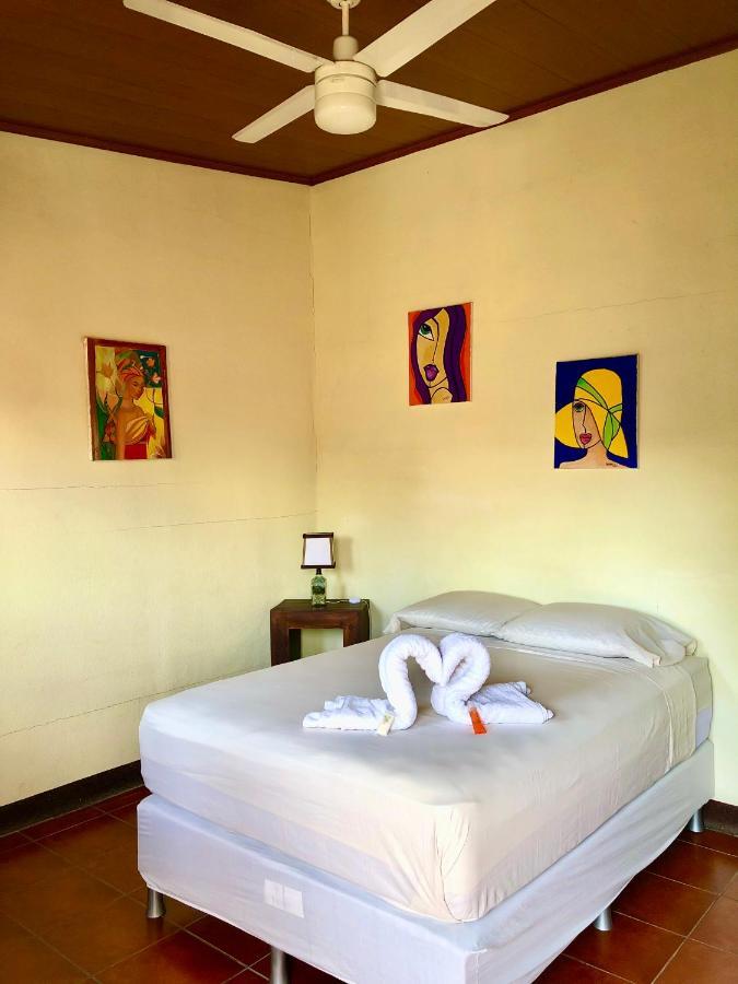 Casa Lula Leon Hostal エクステリア 写真