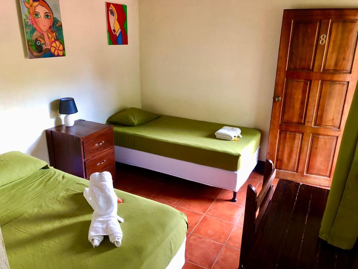 Casa Lula Leon Hostal エクステリア 写真