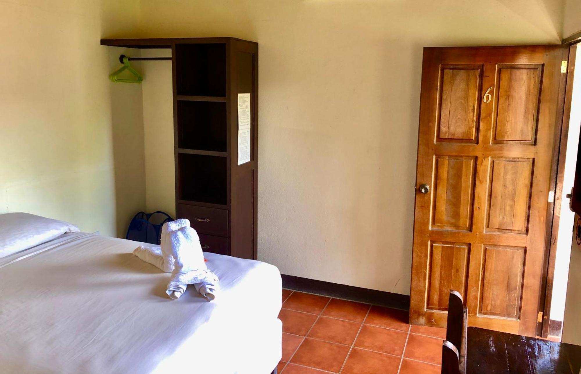 Casa Lula Leon Hostal エクステリア 写真