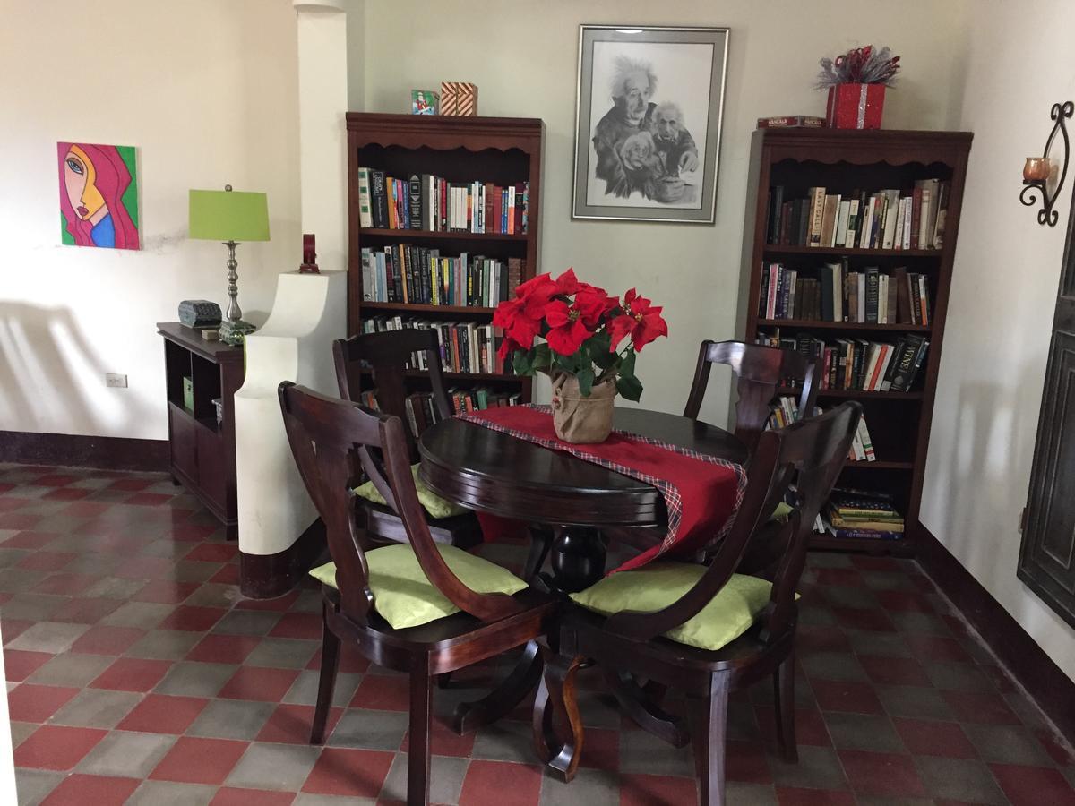 Casa Lula Leon Hostal 部屋 写真
