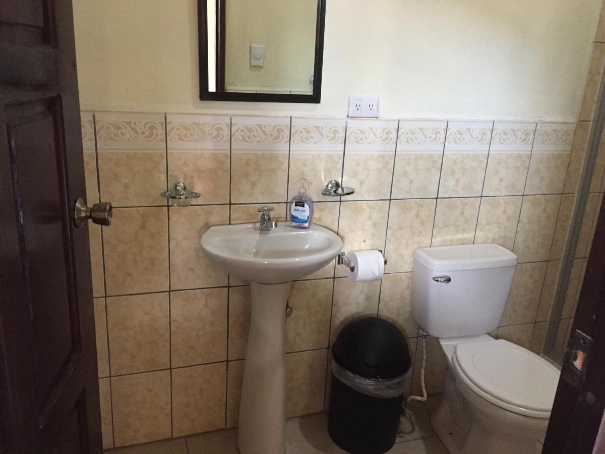 Casa Lula Leon Hostal 部屋 写真