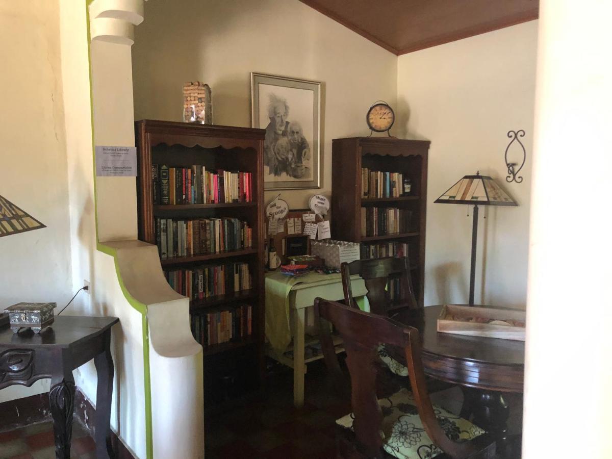 Casa Lula Leon Hostal エクステリア 写真