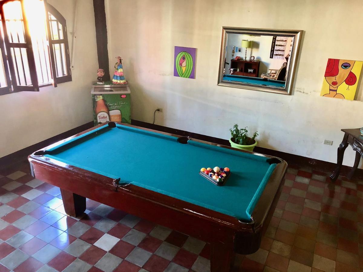 Casa Lula Leon Hostal エクステリア 写真