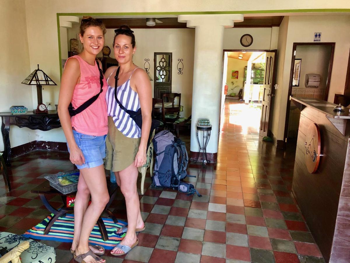 Casa Lula Leon Hostal エクステリア 写真